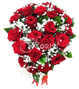 букет красных роз и гипсофилы